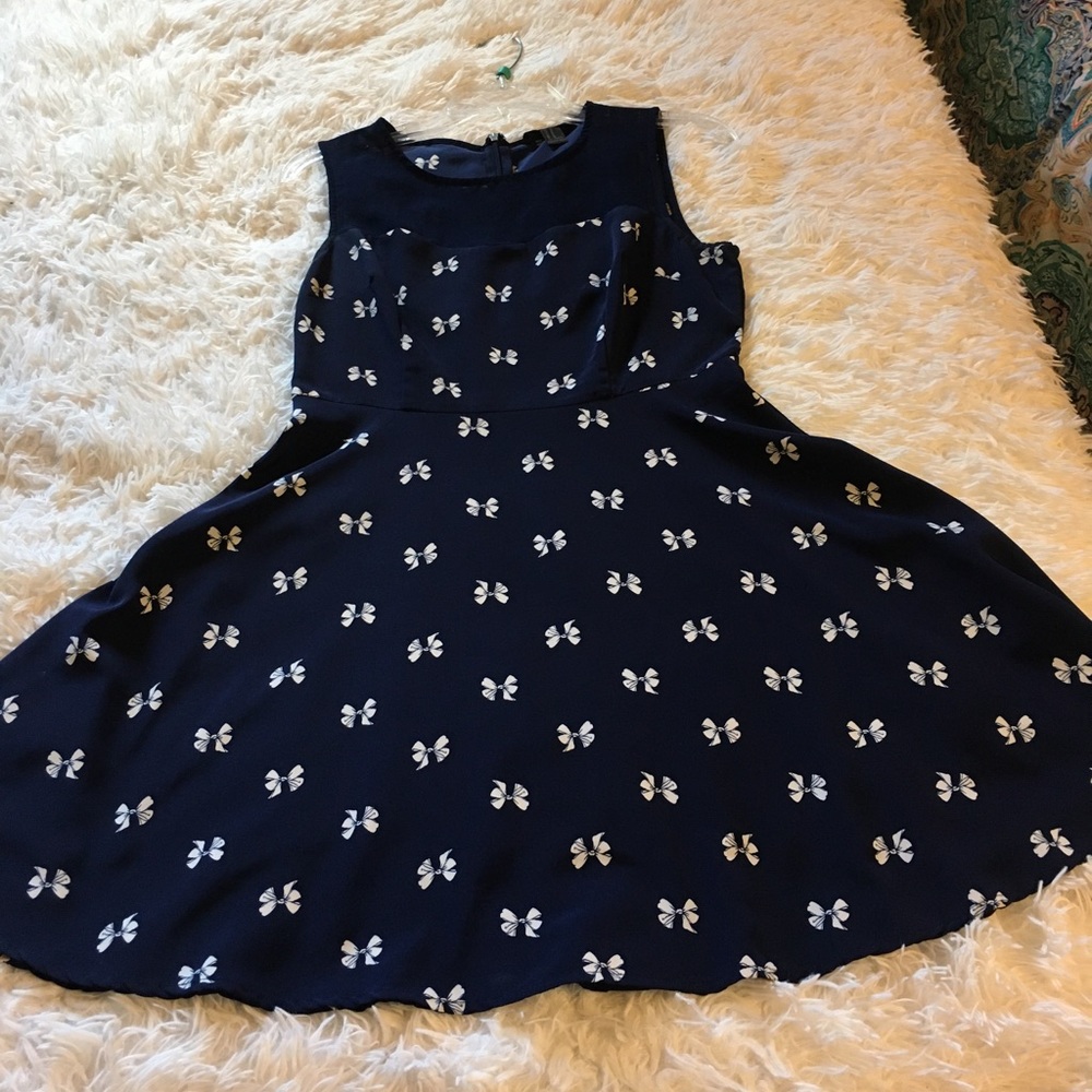 𝗪𝗵𝗶𝘁𝗲 𝗕𝗼𝘄𝘀 𝗣𝗿𝗶𝗻𝘁 𝗗𝗿𝗲𝘀𝘀